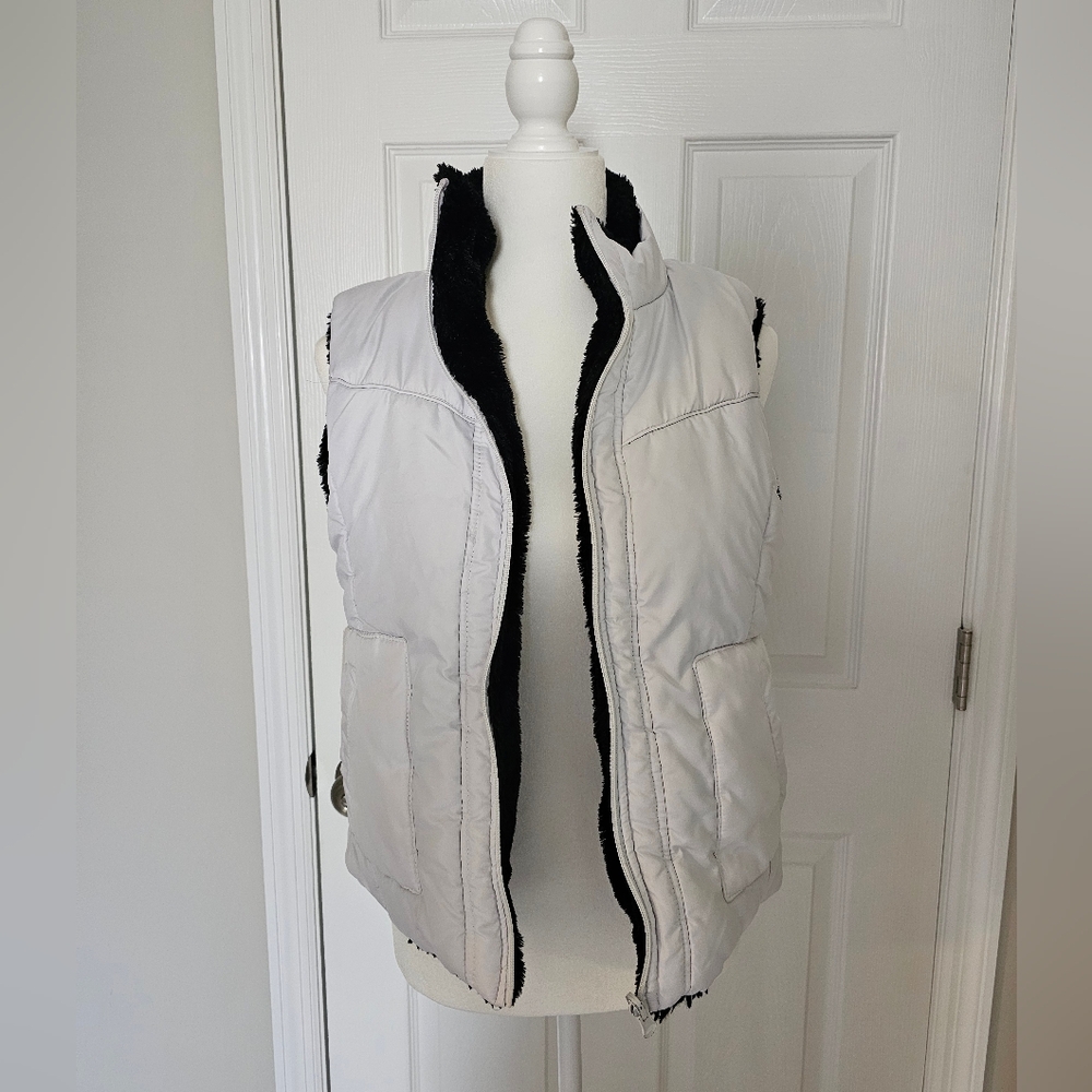KC Collections Women's Reversible White and‎ Black Fur Vest Size M